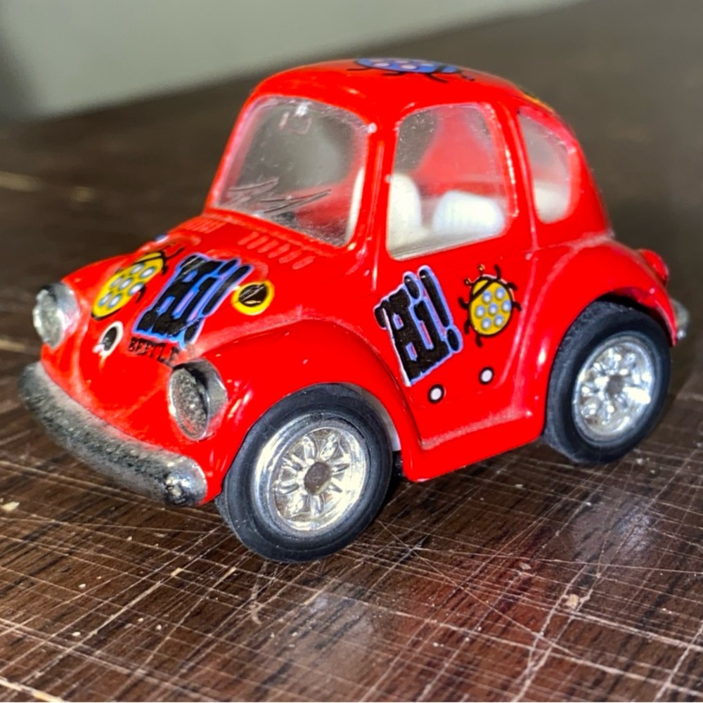 Kintoy VW Bug Toy Car Pull and Go Volkswagen Beetle Style